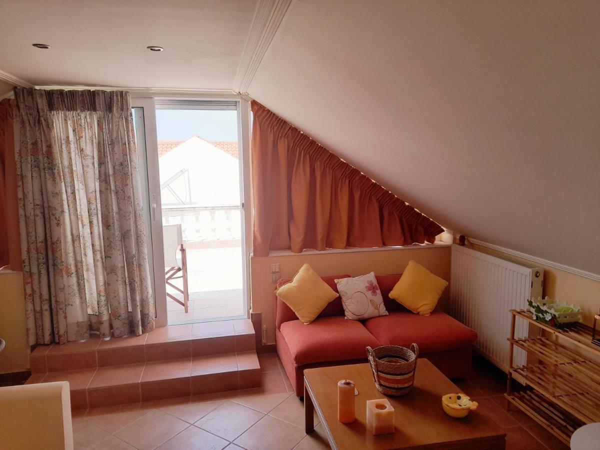 Villa Seabreeze Loutráki Buitenkant foto