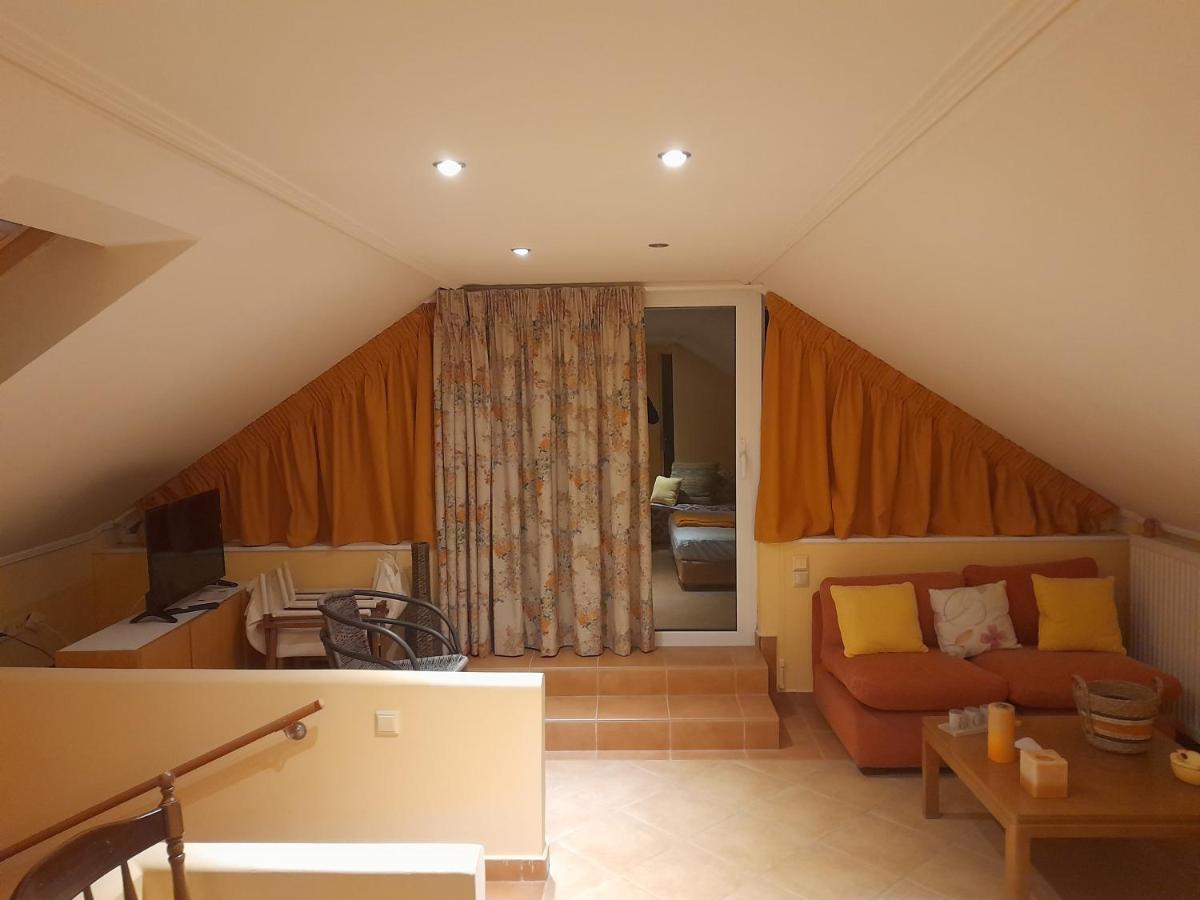 Villa Seabreeze Loutráki Buitenkant foto