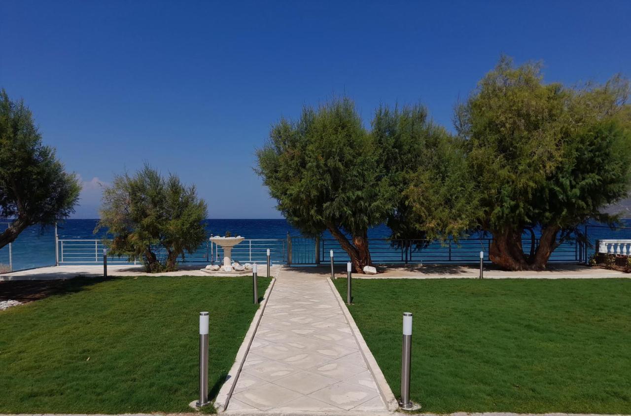 Villa Seabreeze Loutráki Buitenkant foto