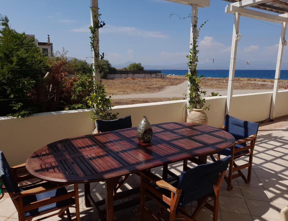 Villa Seabreeze Loutráki Buitenkant foto