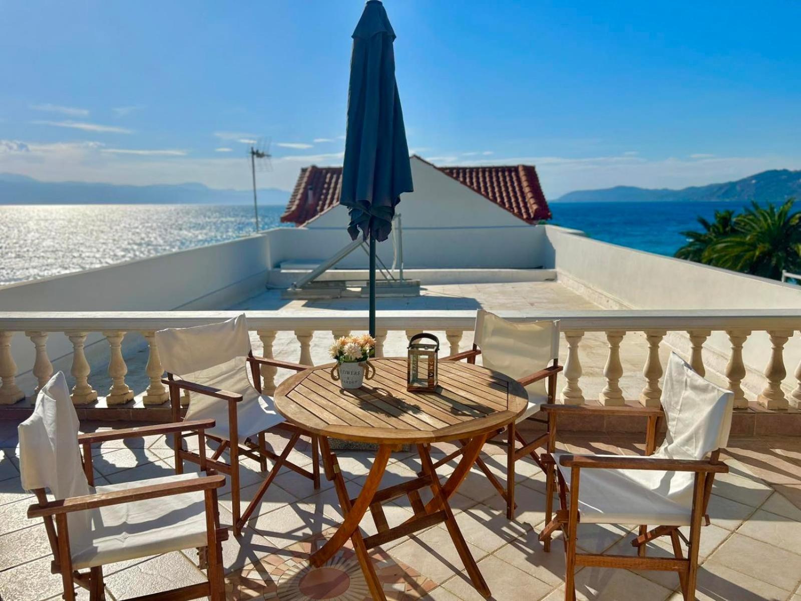 Villa Seabreeze Loutráki Buitenkant foto