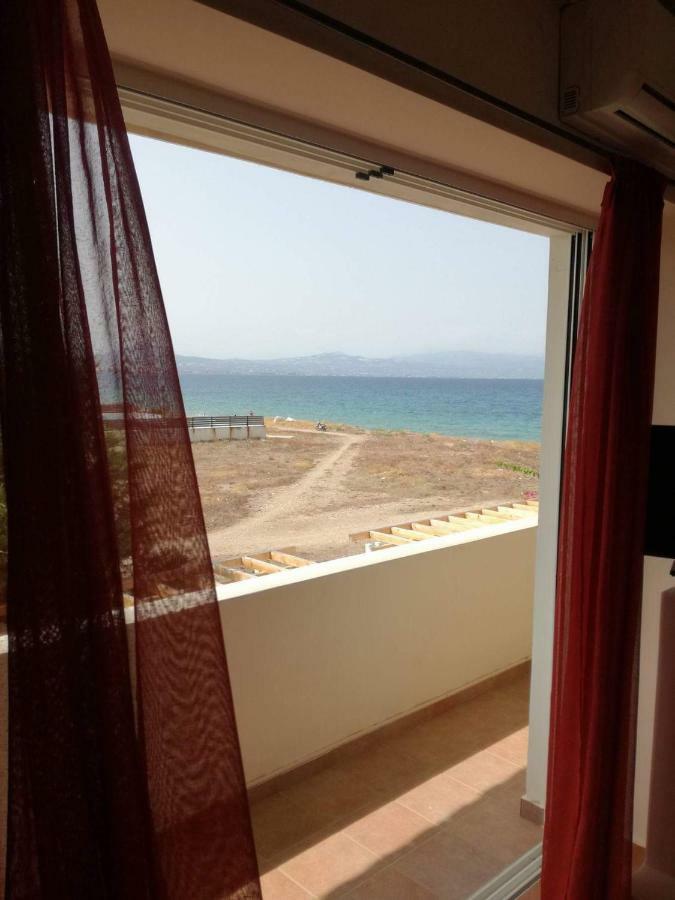 Villa Seabreeze Loutráki Buitenkant foto